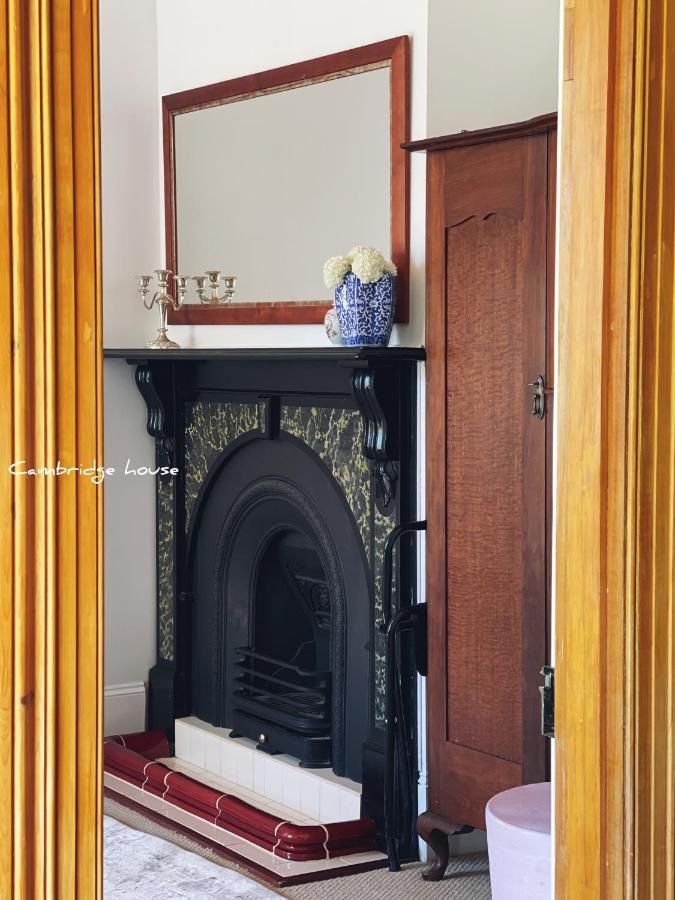 แคมบริดจ์เฮาส์บีแอนด์บี Bed & Breakfast Geeveston ภายนอก รูปภาพ