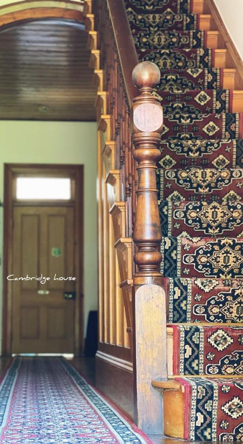 แคมบริดจ์เฮาส์บีแอนด์บี Bed & Breakfast Geeveston ภายนอก รูปภาพ