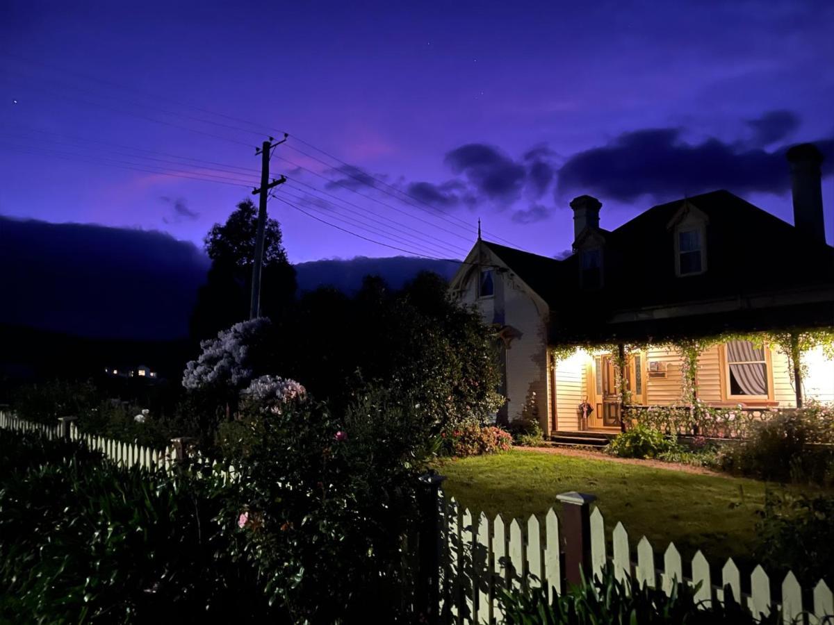 แคมบริดจ์เฮาส์บีแอนด์บี Bed & Breakfast Geeveston ภายนอก รูปภาพ